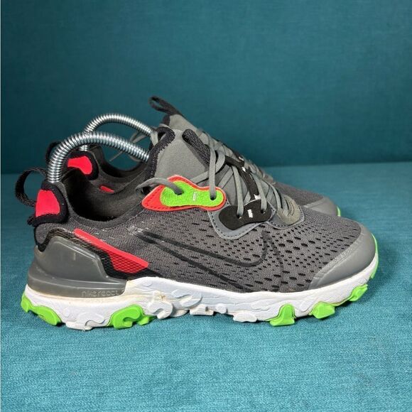 Size 6Y/7.5Women - Nike React Vision Iron Grey shoes - Picture 3 of 9